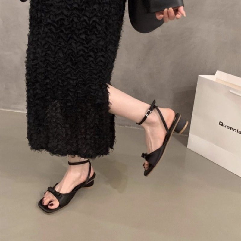 Nuove scarpe basse con tacco a - Sandal Strappy Heeled recensione e prezzo